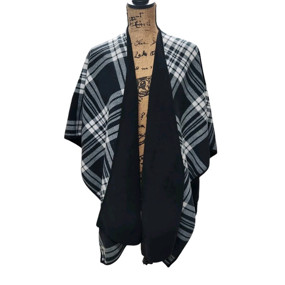 Woolrich Poncho Cardigan Reversible Wrap Shawl Black White Buffalo Plaid OSFM